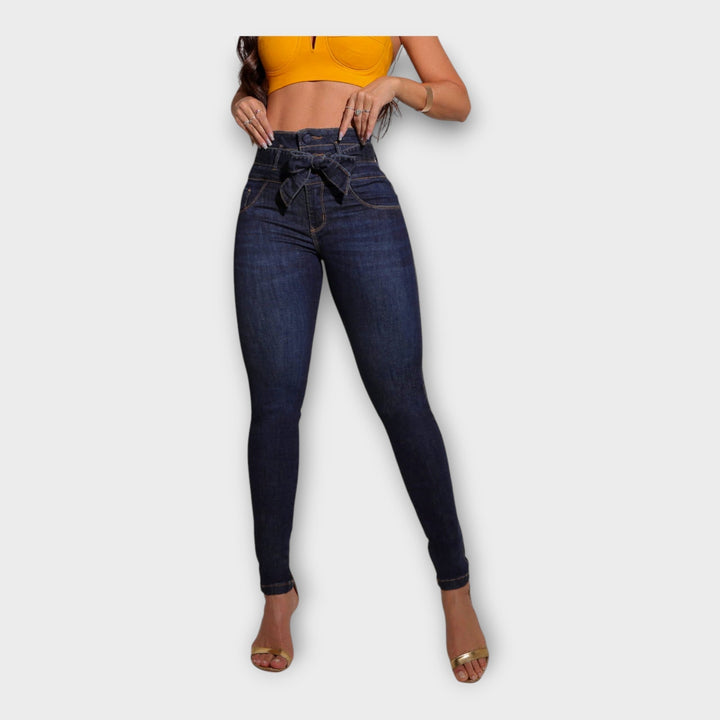 Lucie Huolimatta - Eleganta Högmidjade Jeans