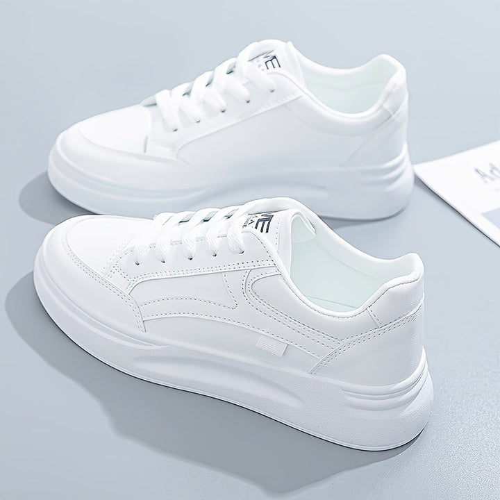 Stilrena vita sneakers med lätt komfort
