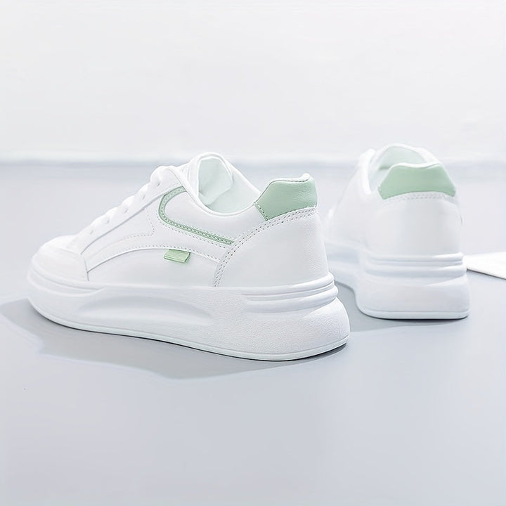 Stilrena vita sneakers med lätt komfort