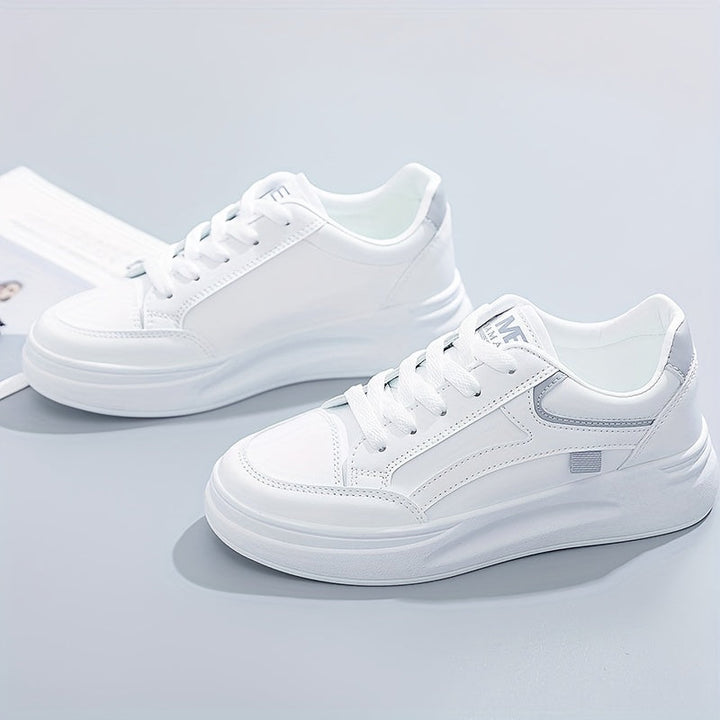 Stilrena vita sneakers med lätt komfort